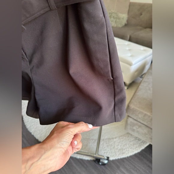 Express Black Shortie High Rise Tailored Shorts Size 6 - Picture 5 of 12